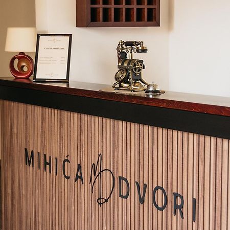 Pansion Mihica Dvori Hotel Babina Greda Exterior foto